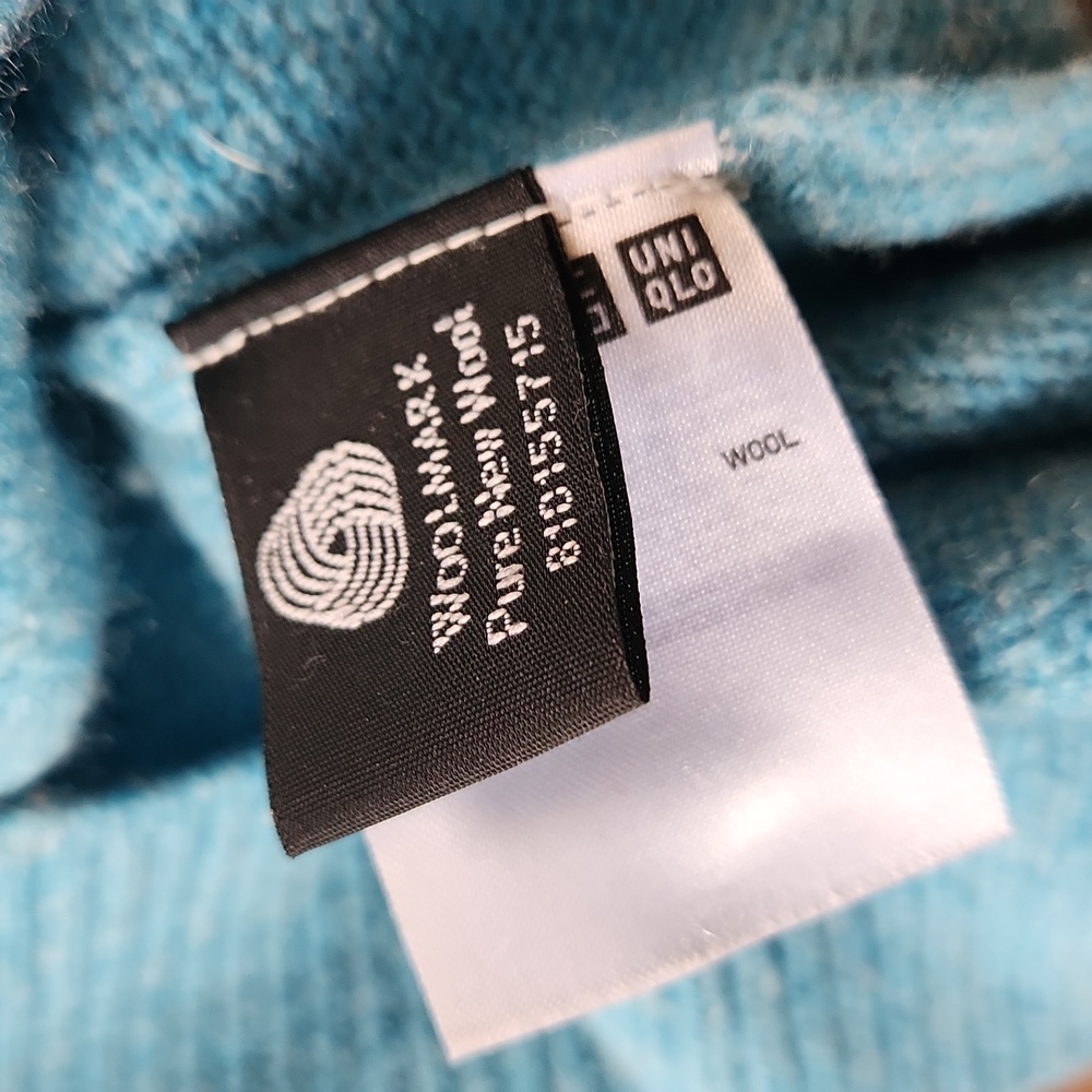 Uniqlo Pullover Sweater - image 5